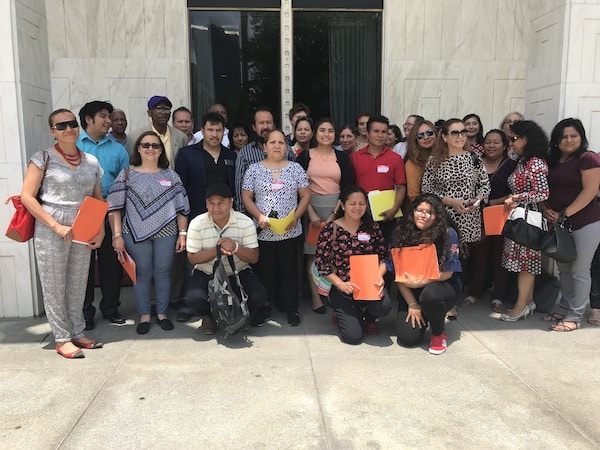 Piden a representantes estatales licencias de conducir para indocumentados