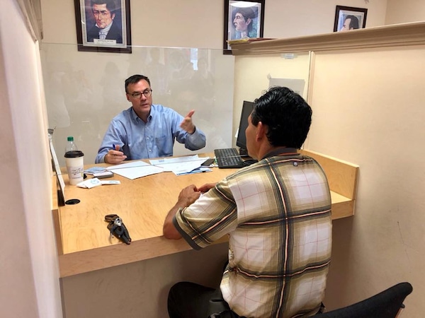 Hondureños ya pueden reinscribirse a última prórroga del TPS