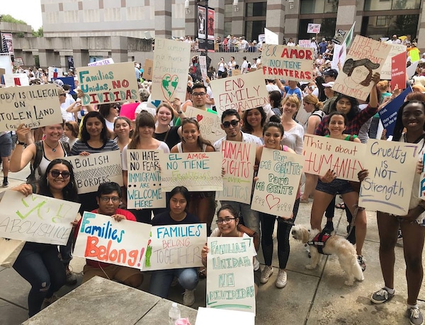 Cientos protestan en contra de la separación de familia inmigrantes