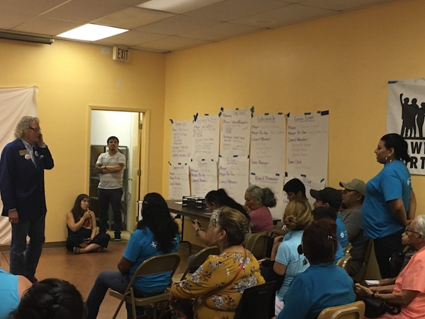 Invitan a latinos a reunión con comisionados sobre programa de deportación 287(g)