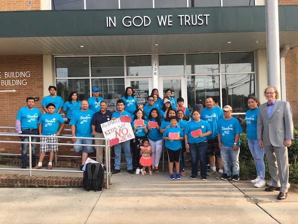 Latinos manifestaron a comisionados sus preocupaciones por regreso del programa 287(g) a Alamance